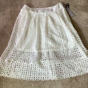 Haute MONDE skirt crocheted with mini skirt under size Med NWT zipper si…